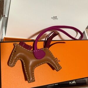 AUTHENTIC HERMÈS Rodeo PM Charm 🆕 - BROWN